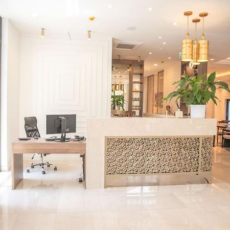 Cosmopolita Boutique Hotel Тімішоара Екстер'єр фото