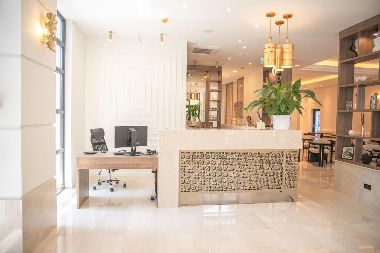 Cosmopolita Boutique Hotel Тімішоара Екстер'єр фото