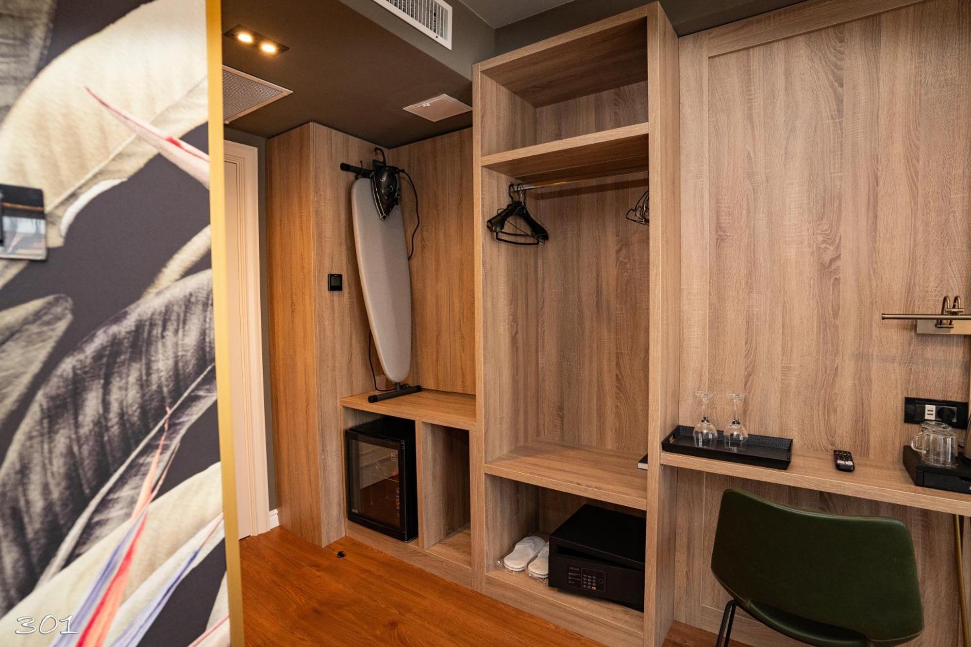 Cosmopolita Boutique Hotel Тімішоара Екстер'єр фото