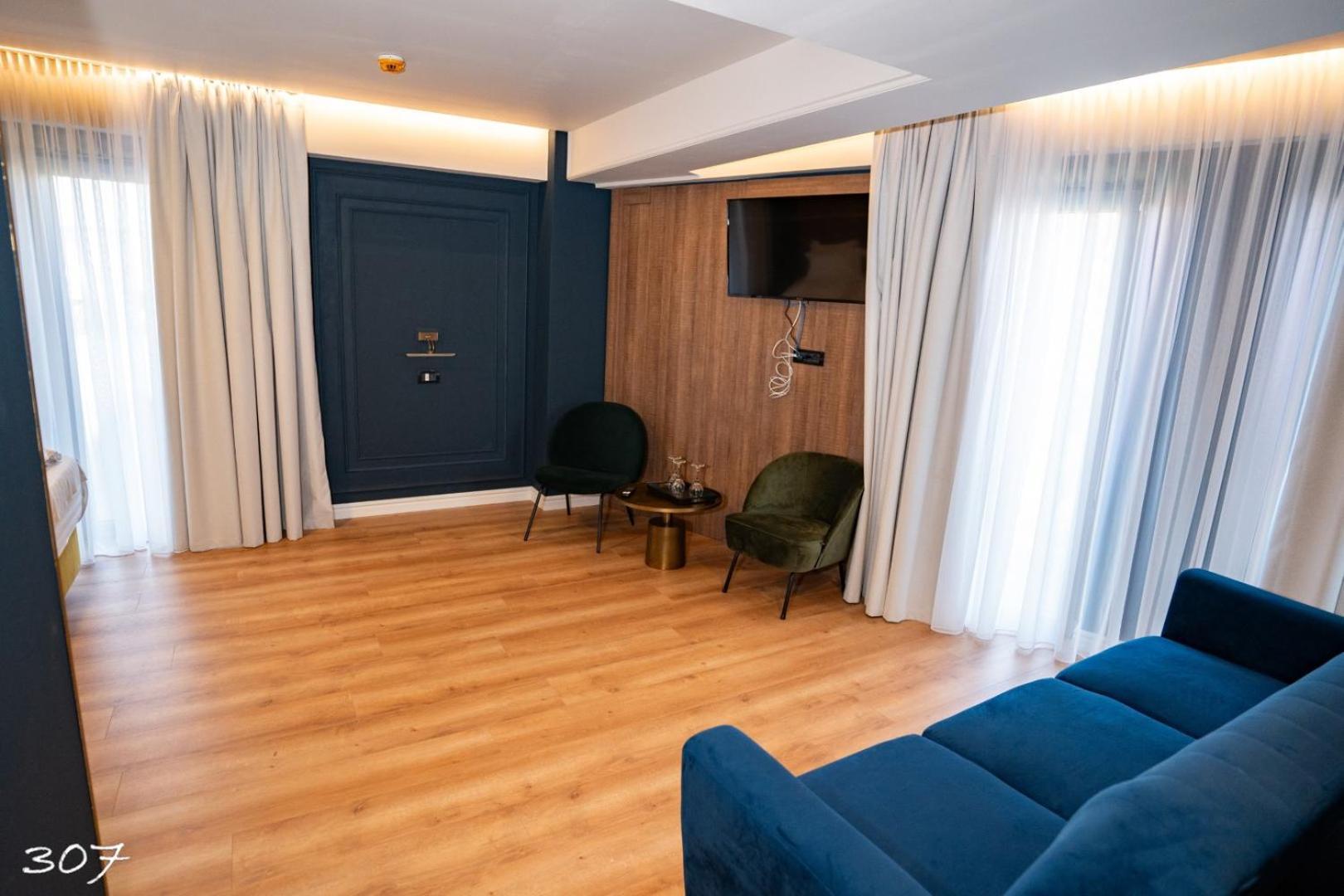 Cosmopolita Boutique Hotel Тімішоара Екстер'єр фото