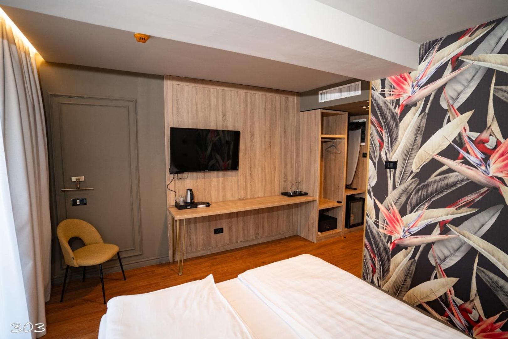 Cosmopolita Boutique Hotel Тімішоара Екстер'єр фото