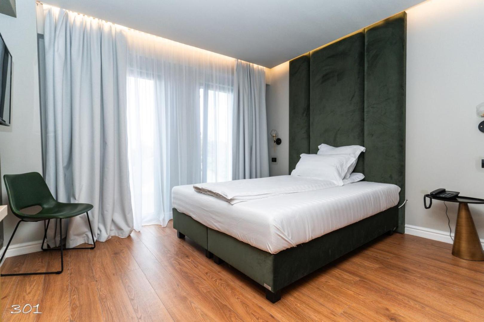 Cosmopolita Boutique Hotel Тімішоара Екстер'єр фото