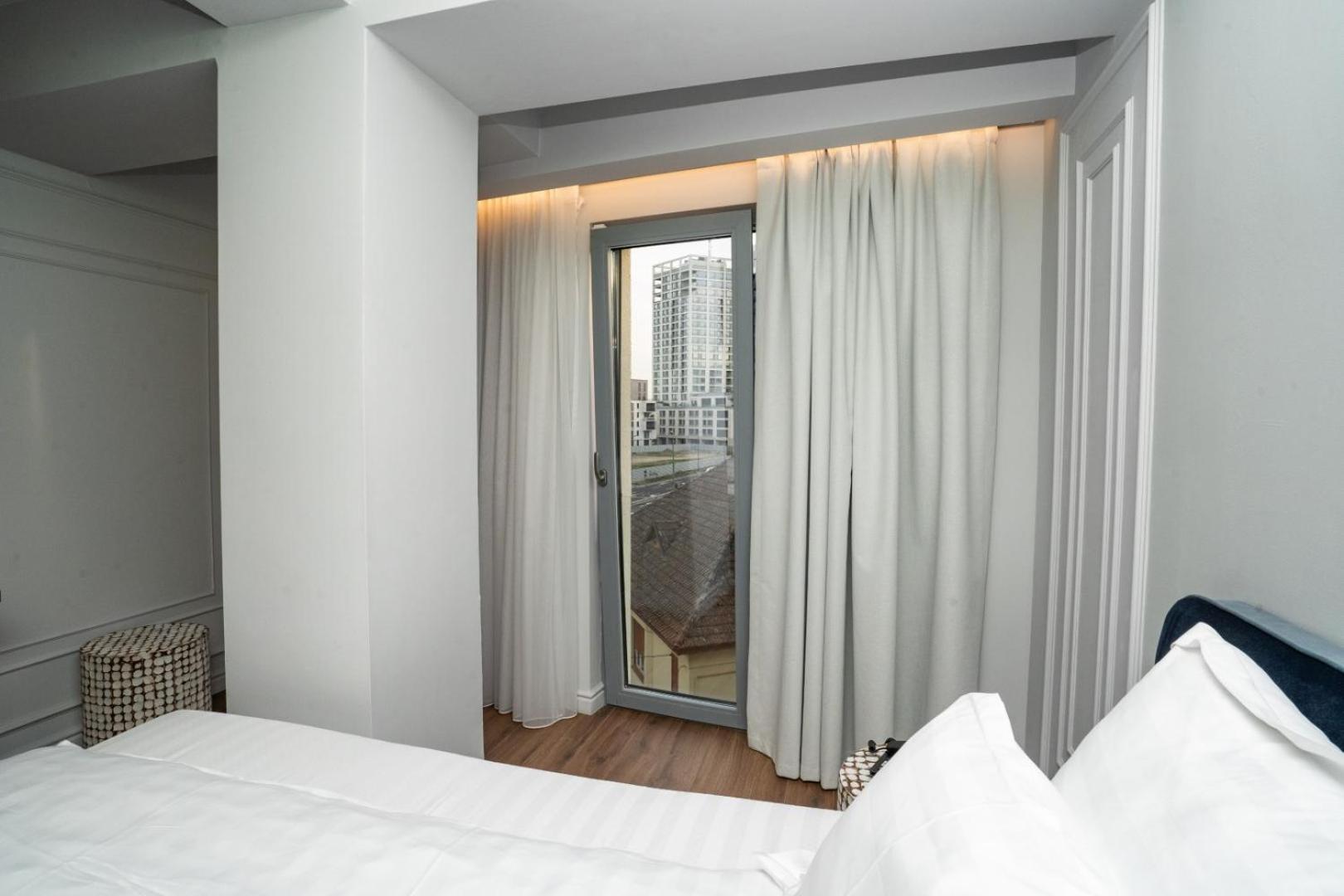Cosmopolita Boutique Hotel Тімішоара Екстер'єр фото