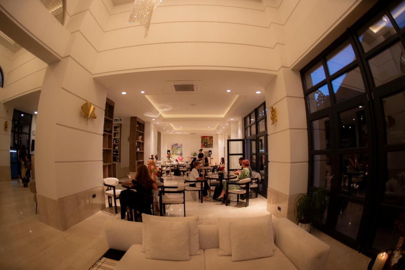 Cosmopolita Boutique Hotel Тімішоара Екстер'єр фото