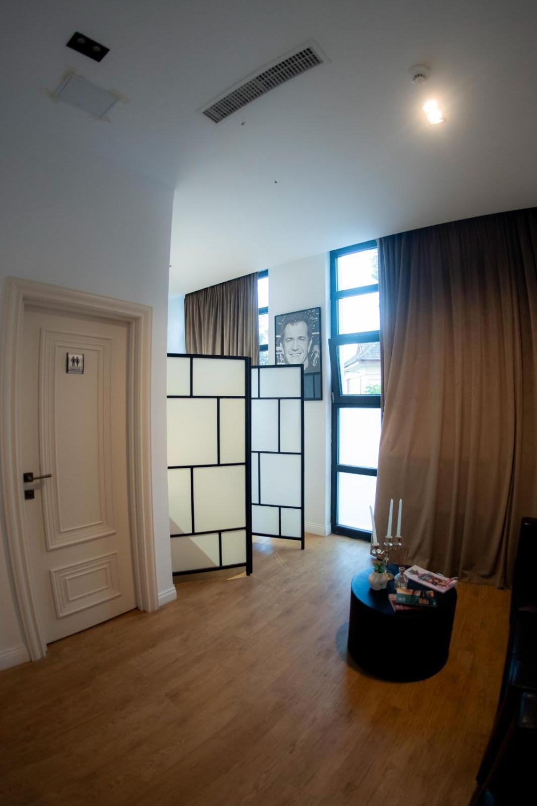 Cosmopolita Boutique Hotel Тімішоара Екстер'єр фото