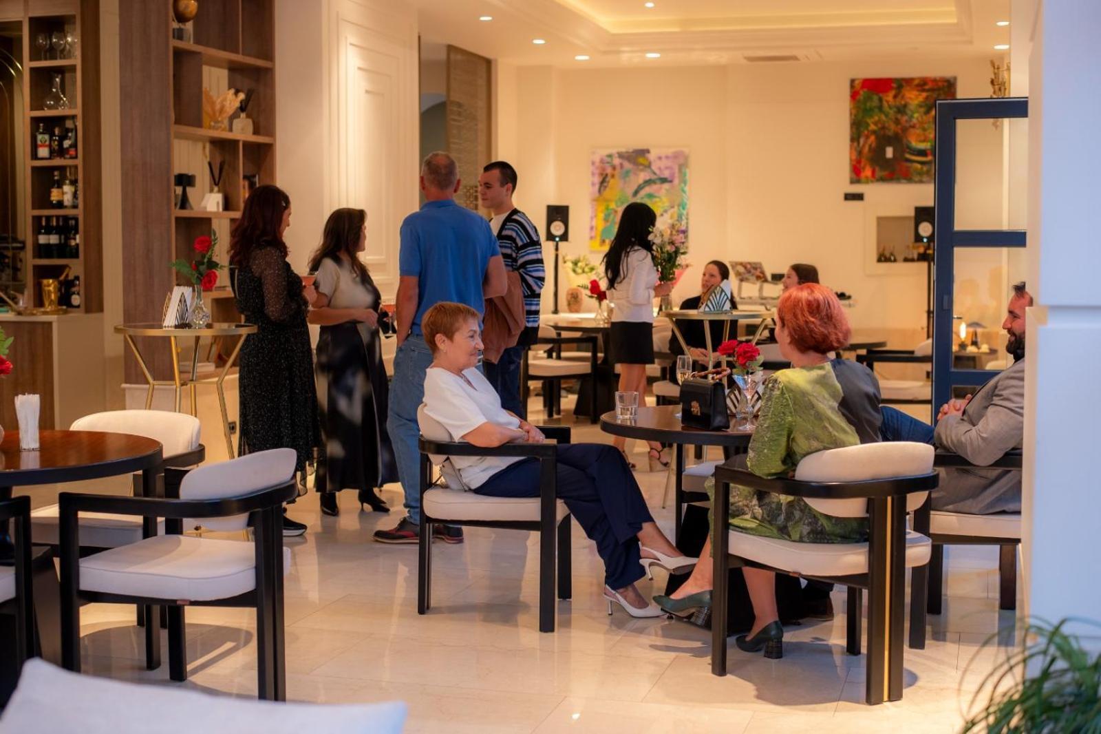 Cosmopolita Boutique Hotel Тімішоара Екстер'єр фото